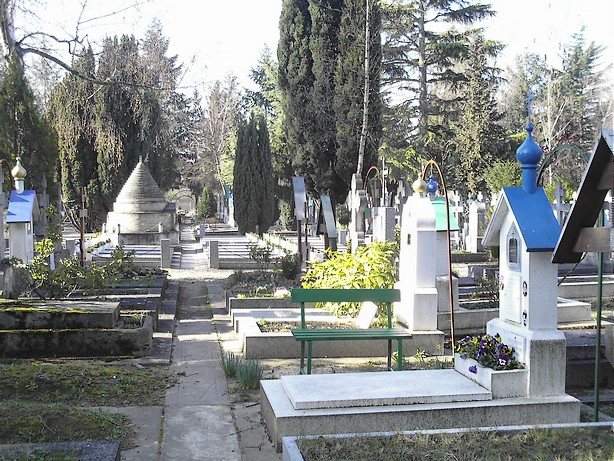 cimetiere russe de st genevieve: monument ancien combattants russes de Gallipoli 1